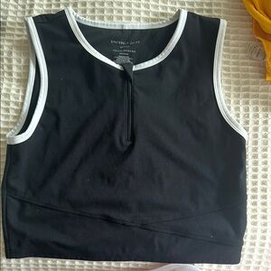 Sincerly Jules Black Sleeveless Crop Tank Top with Crew Neck